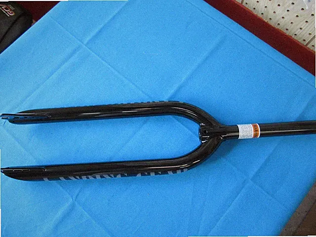 SE Bikes BMX Bicycle 29" Black Landing Gear 1-1/8" Threadless Fork Tube - New